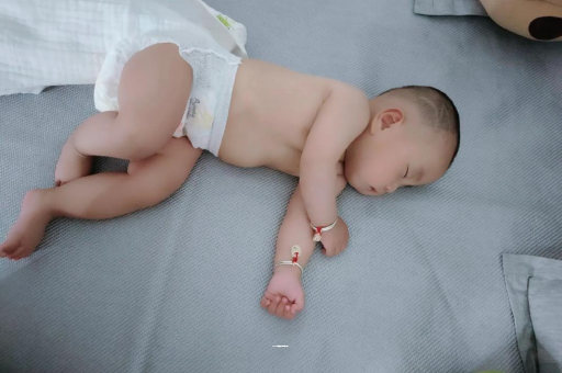 吉林宝宝几个月可以吃水果